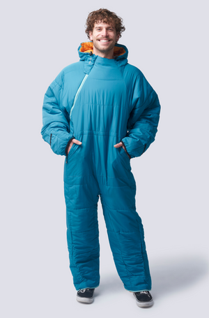 How to Stay Warm Socializing Outside? Snowsuits and Wearable