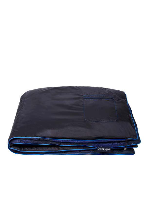 Thousand Star Hotel        (Hotel Mil Estrellas) - Selk'bag - The Original Wearable Sleeping Bag